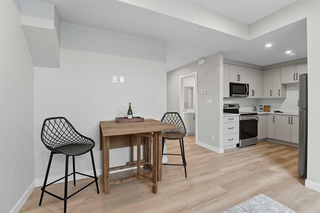 114 Palmer Circle, Blackfalds, AB - Indoor Photo Showing Kitchen