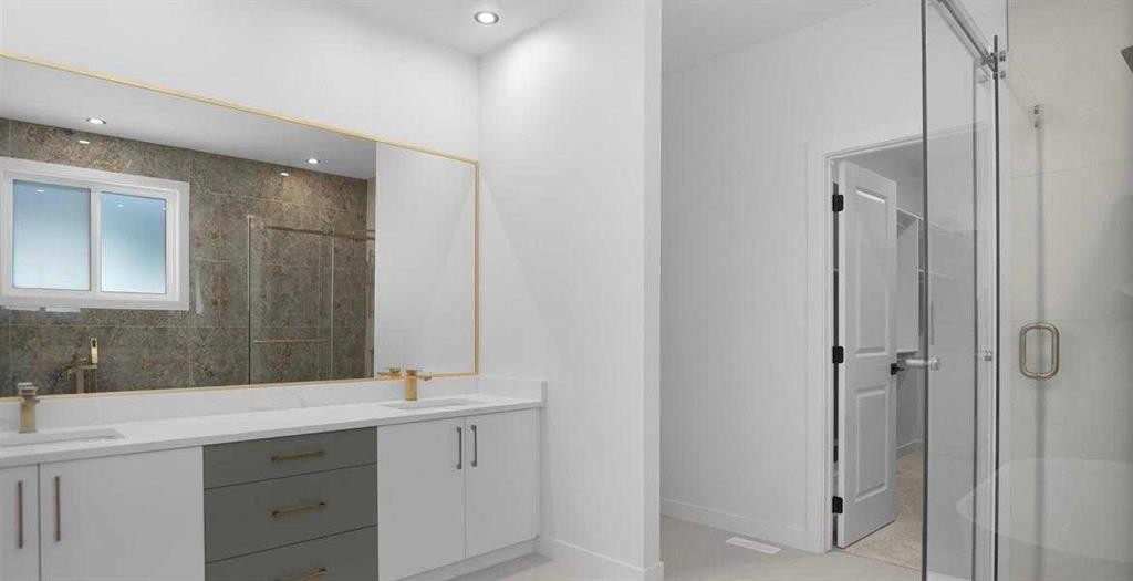 47 Everson Close, Red Deer, AB - Indoor Photo Showing Bathroom