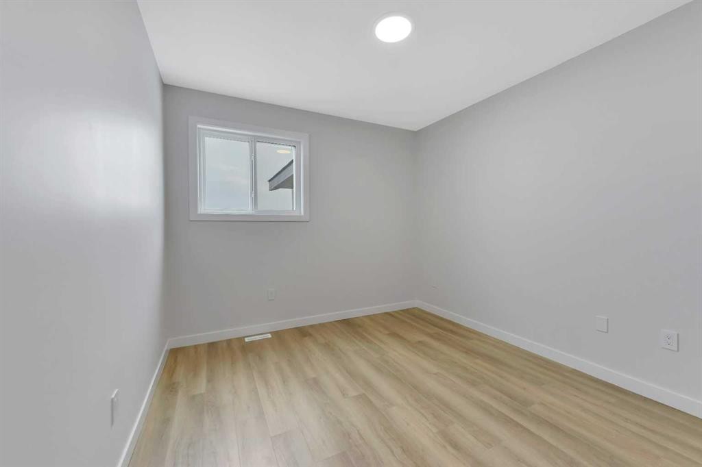47 Everson Close, Red Deer, AB - Indoor Photo Showing Other Room