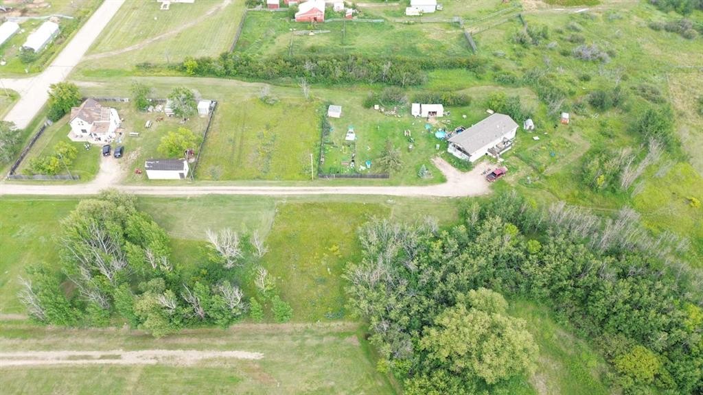 On 4Th Street, Gadsby, AB