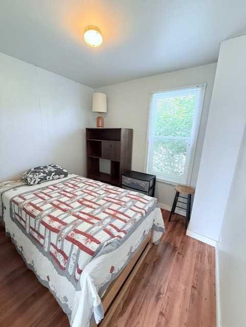 5040 51 Street, Hardisty, AB - Indoor Photo Showing Bedroom
