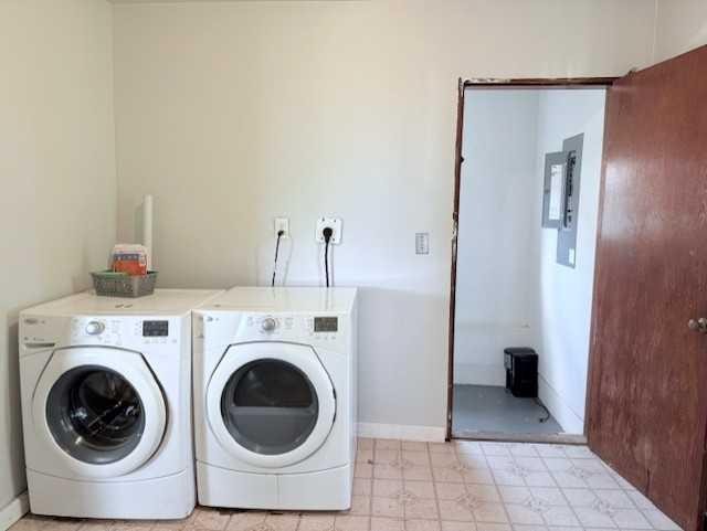 5040 51 Street, Hardisty, AB - Indoor Photo Showing Laundry Room