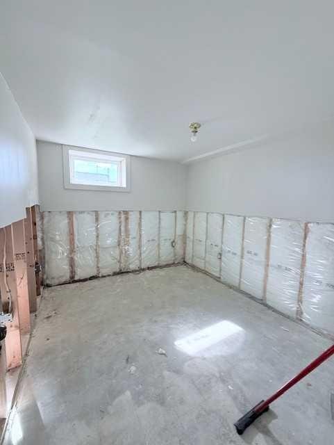 5040 51 Street, Hardisty, AB - Indoor