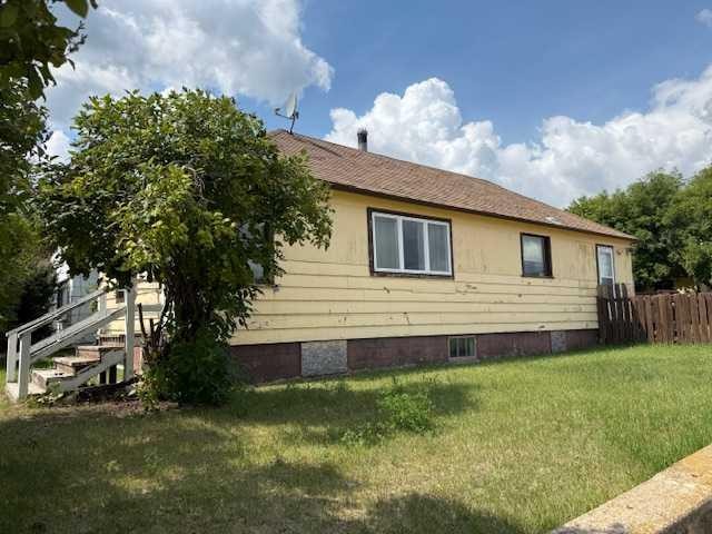 5040 51 Street, Hardisty, AB - Outdoor