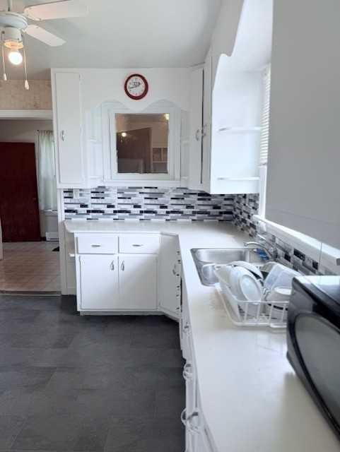 5040 51 Street, Hardisty, AB - Indoor Photo Showing Kitchen With Double Sink