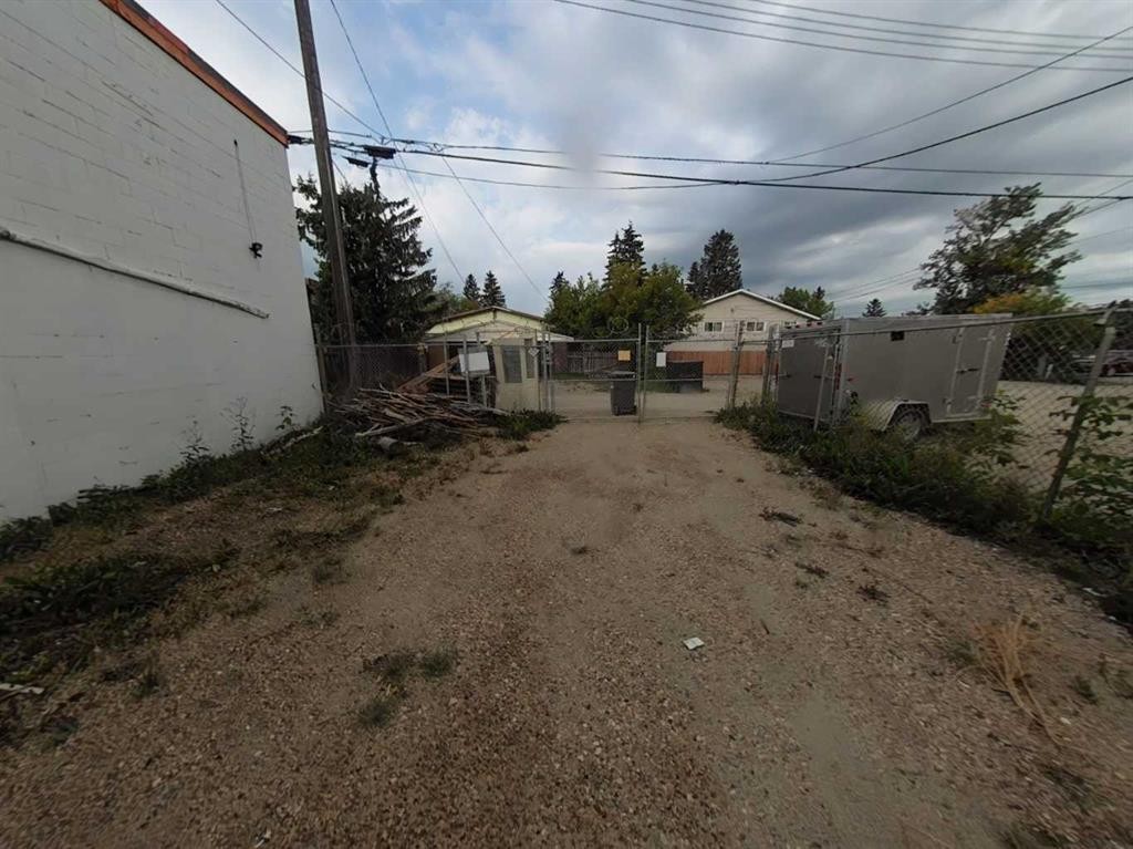 5912 54 Avenue, Red Deer, AB