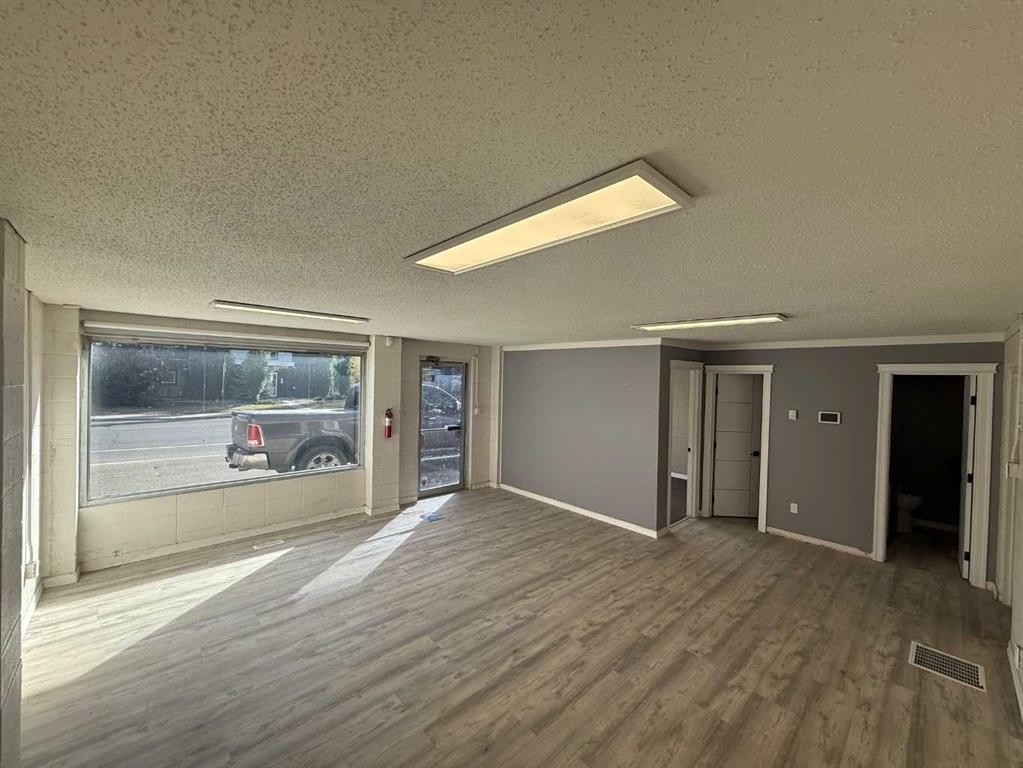5912 54 Avenue, Red Deer, AB