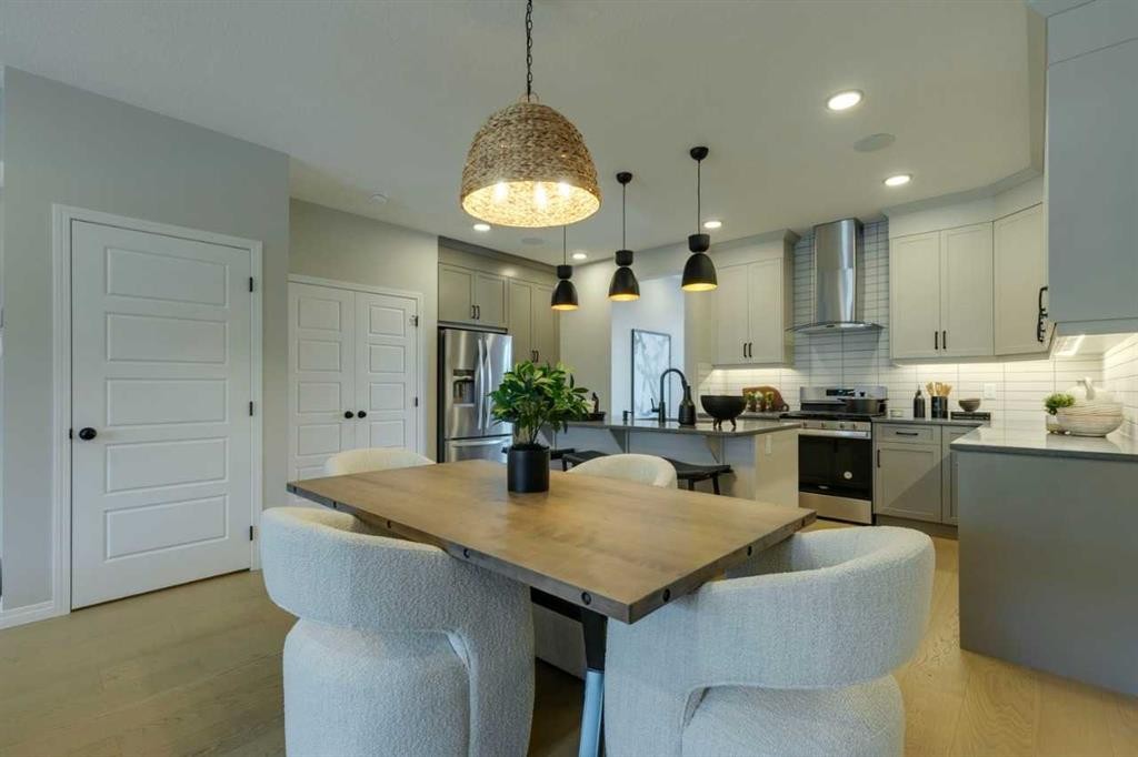 174 Mitchell Road Nw, Calgary, AB - Indoor