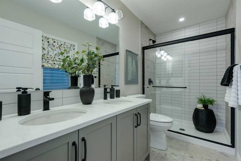 174 Mitchell Road Nw, Calgary, AB - Indoor Photo Showing Bathroom