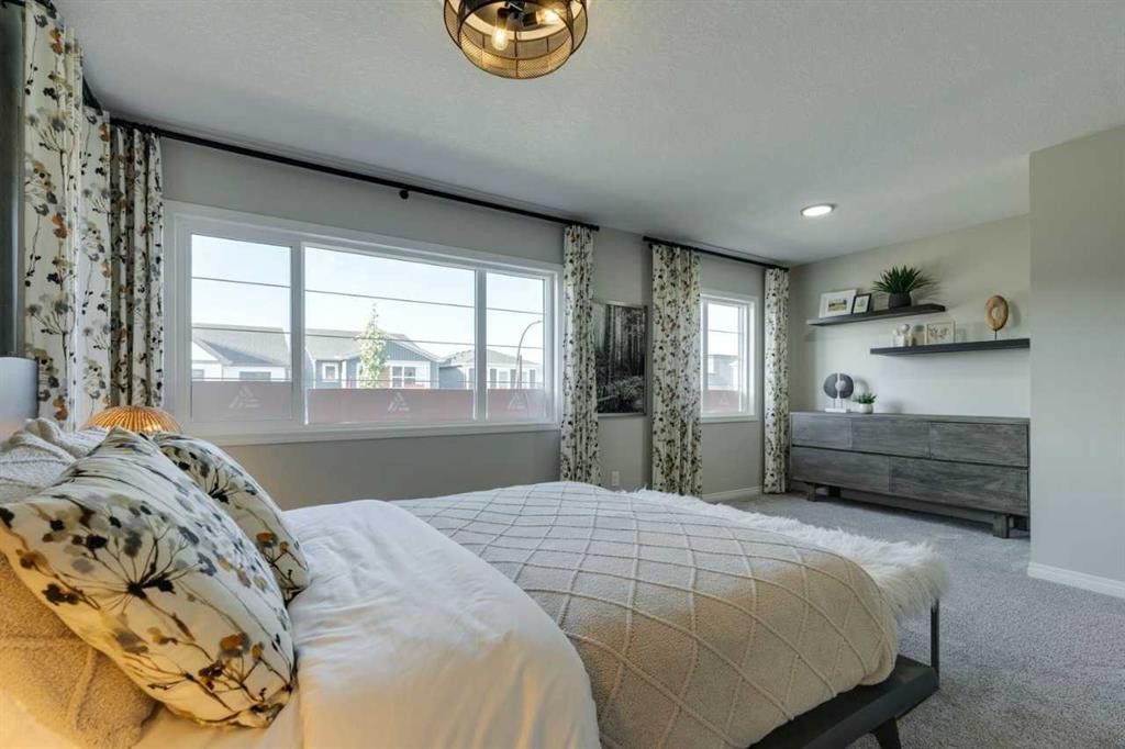 174 Mitchell Road Nw, Calgary, AB - Indoor Photo Showing Bedroom