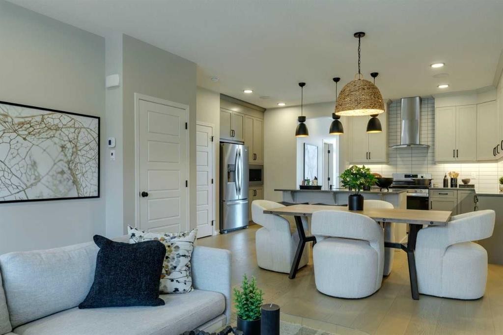 174 Mitchell Road Nw, Calgary, AB - Indoor