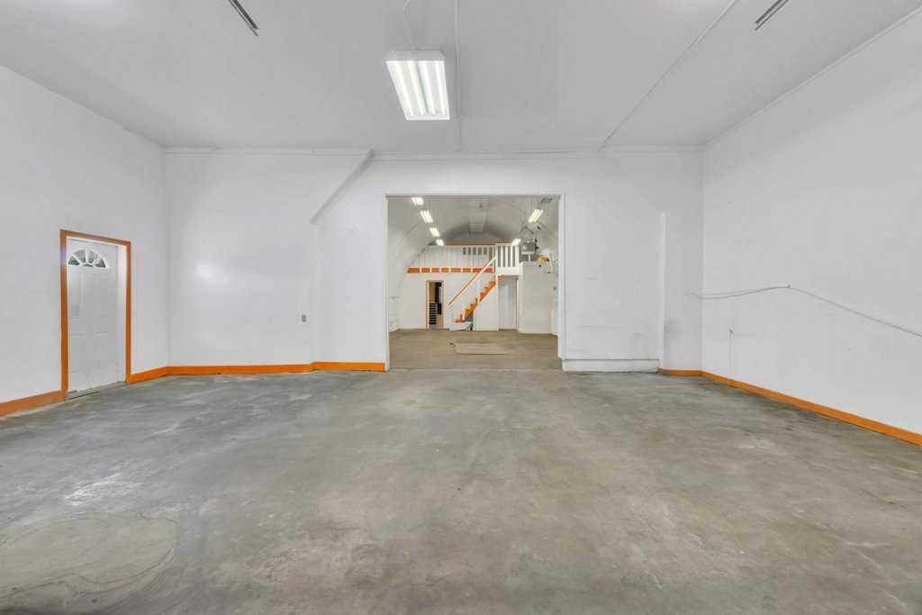 7 Industrial Drive, Sylvan Lake, AB