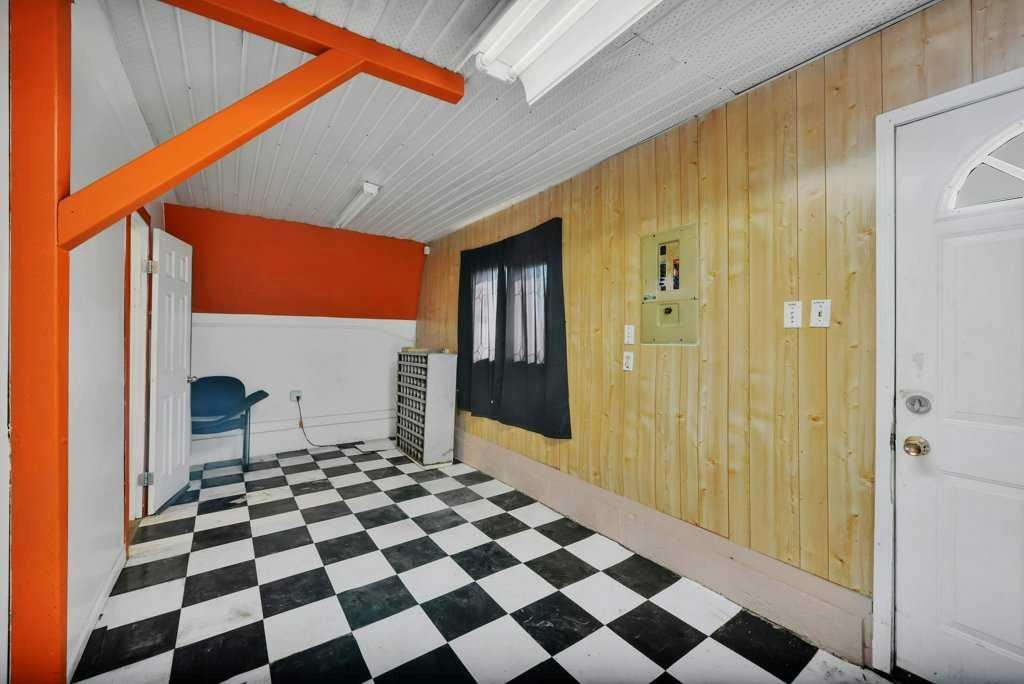 7 Industrial Drive, Sylvan Lake, AB