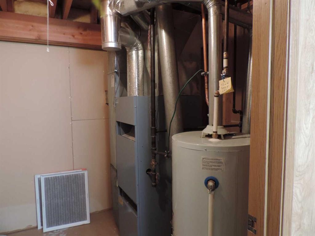 4737 54 Avenue, Rimbey, AB - Indoor Photo Showing Basement