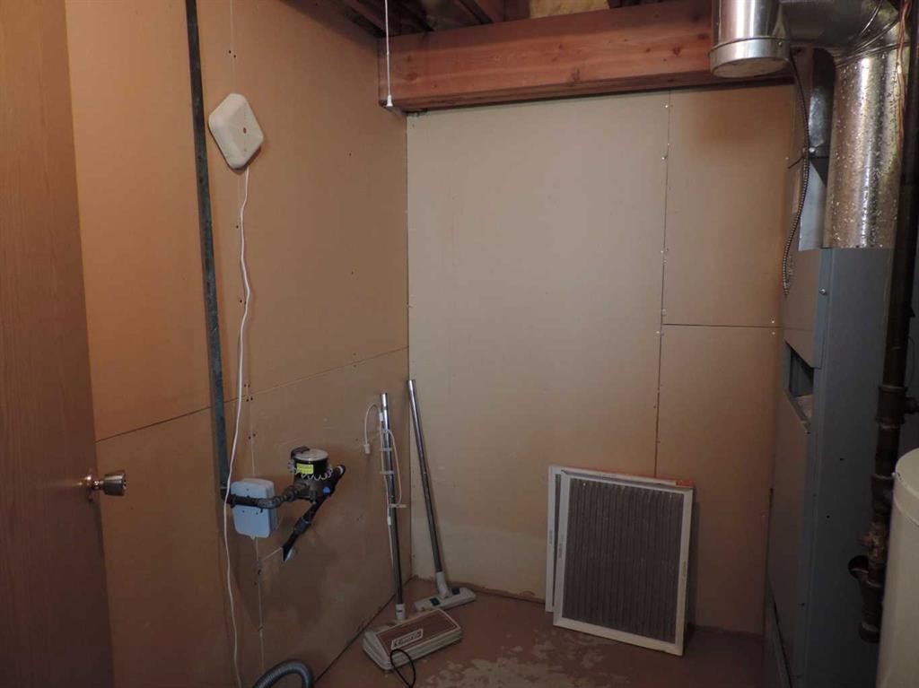 4737 54 Avenue, Rimbey, AB - Indoor Photo Showing Basement