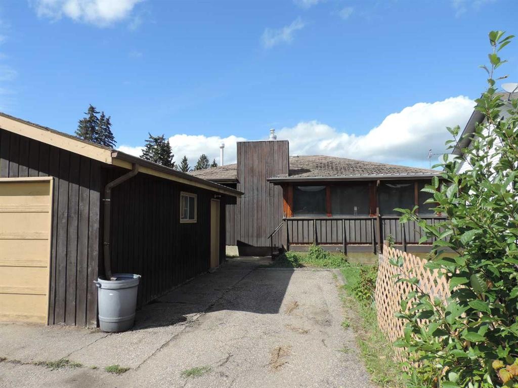 4737 54 Avenue, Rimbey, AB - Outdoor