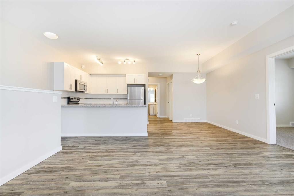 D3-5300 Vista Trail, Blackfalds, AB - Indoor Photo Showing Kitchen