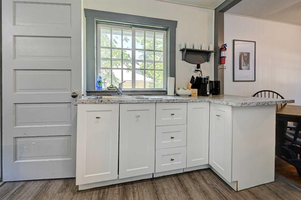 4738 50 Street East, Sylvan Lake, AB - Indoor