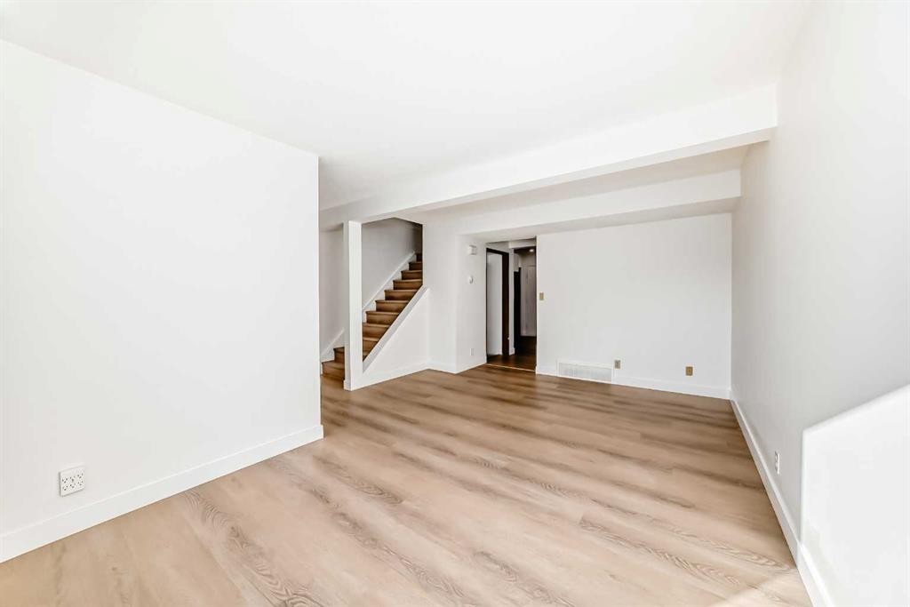 7352 59 Avenue, Red Deer, AB - Indoor Photo Showing Other Room