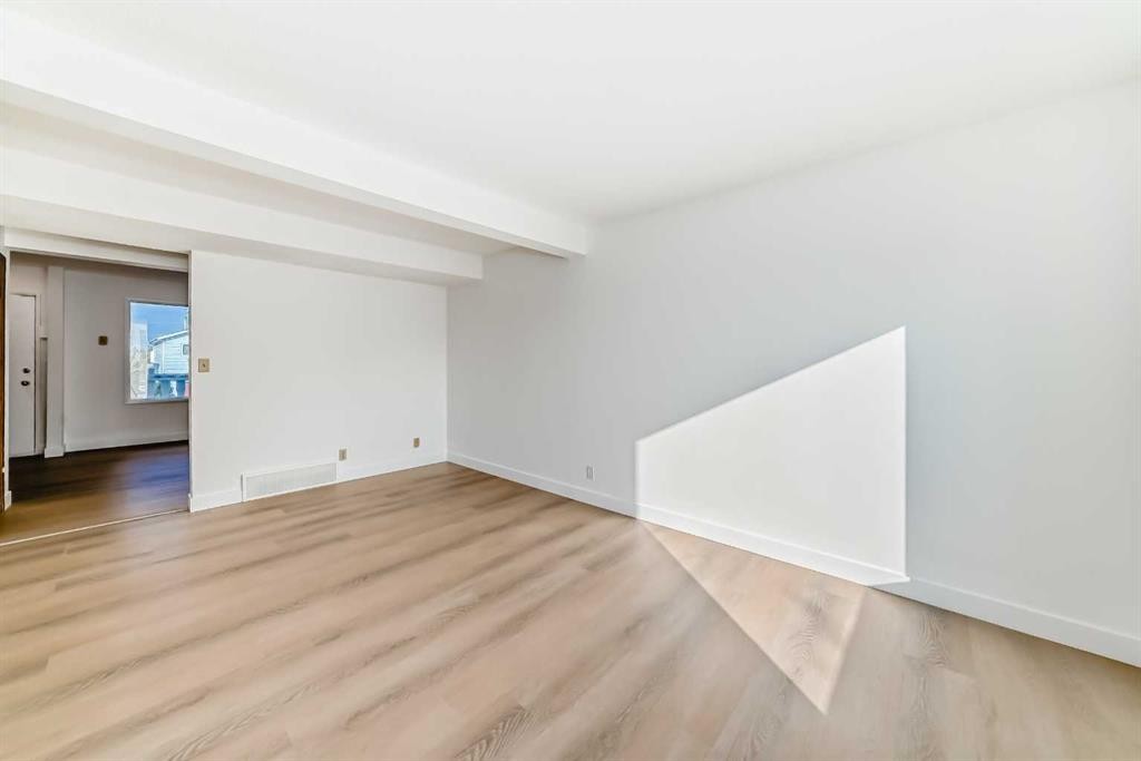 7352 59 Avenue, Red Deer, AB - Indoor Photo Showing Other Room