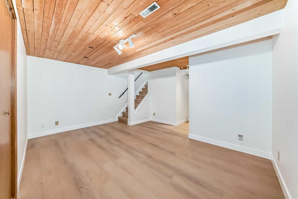 7352 59 Avenue, Red Deer, AB - Indoor Photo Showing Other Room