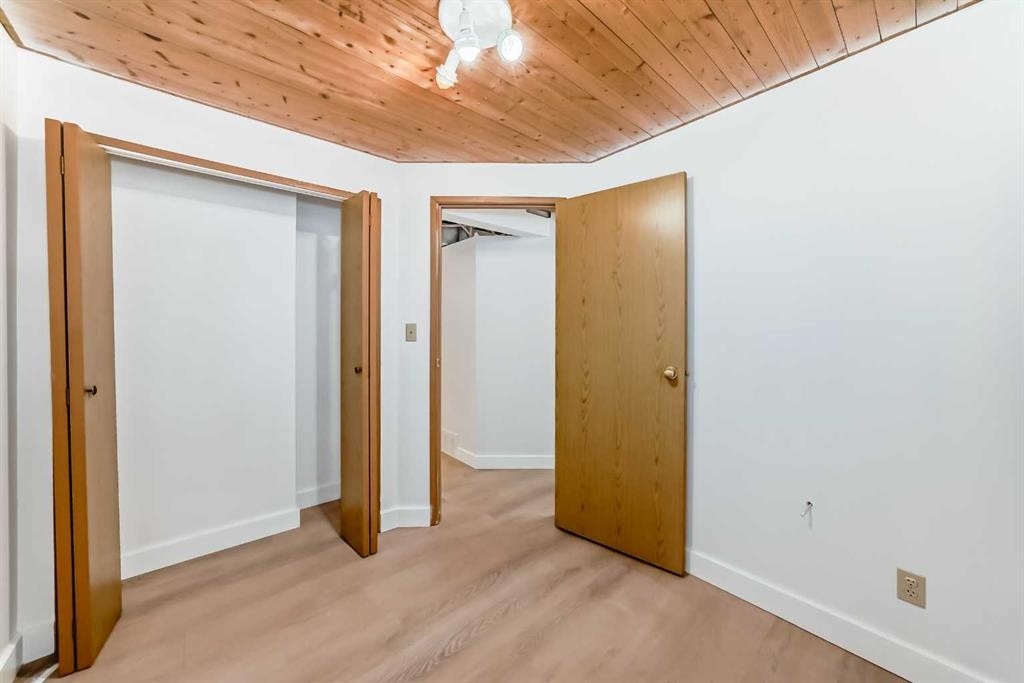 7352 59 Avenue, Red Deer, AB - Indoor Photo Showing Other Room