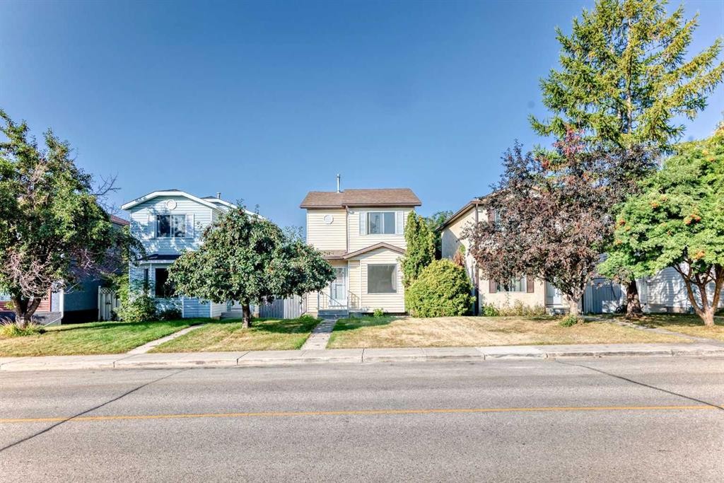 7352 59 Avenue, Red Deer, AB - Outdoor