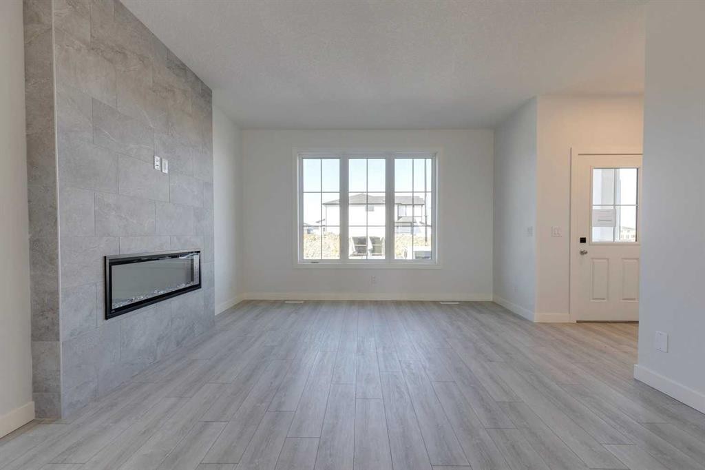 95 Southborough Crescent, Cochrane, AB - Indoor Photo Showing Other Room