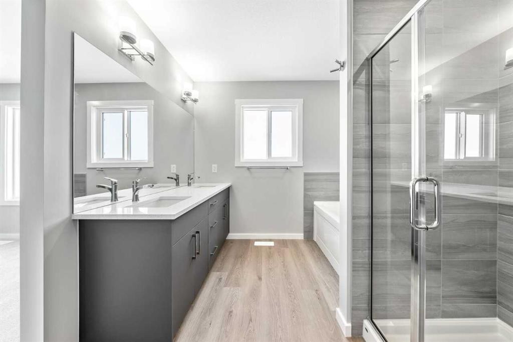 16 Heritage Link, Cochrane, AB - Indoor Photo Showing Bathroom