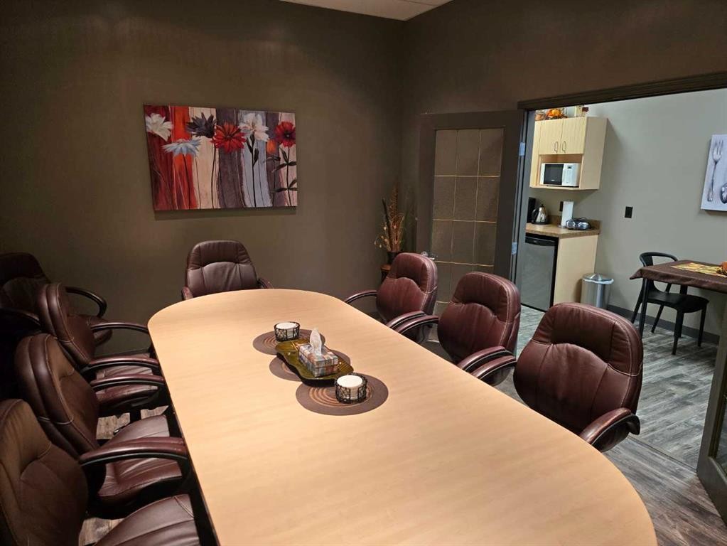 1-5108 52 Street, Red Deer, AB