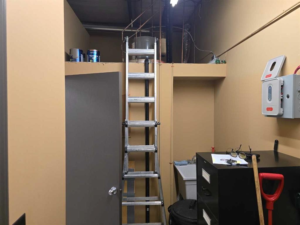 1-5108 52 Street, Red Deer, AB