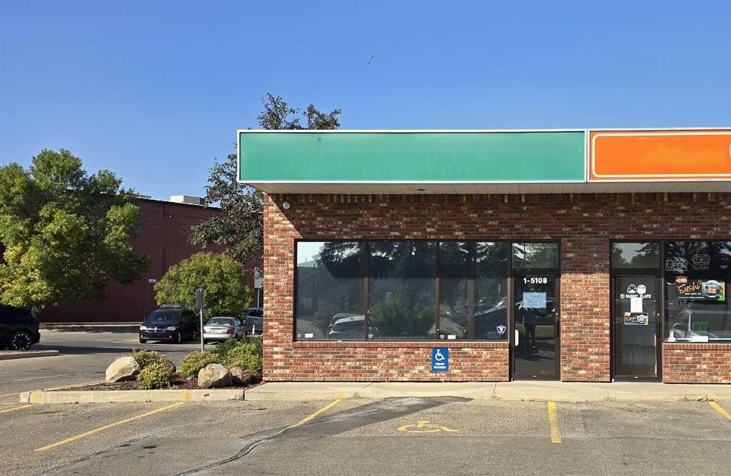 1-5108 52 Street, Red Deer, AB