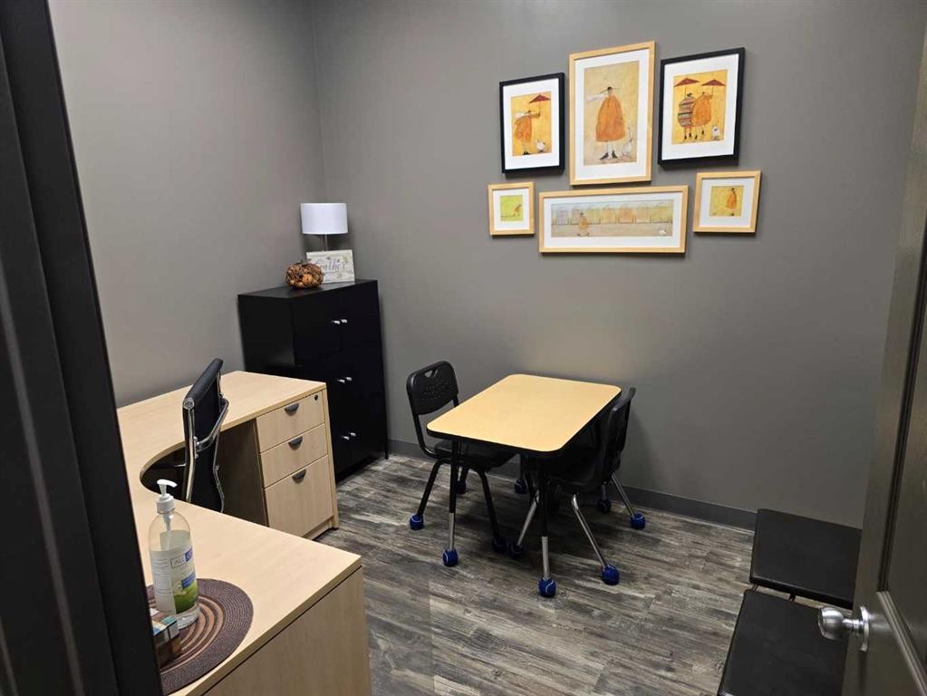 1-5108 52 Street, Red Deer, AB