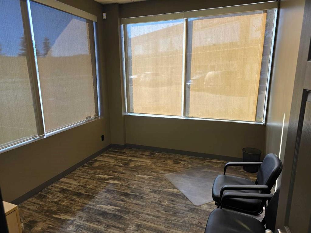 1-5108 52 Street, Red Deer, AB