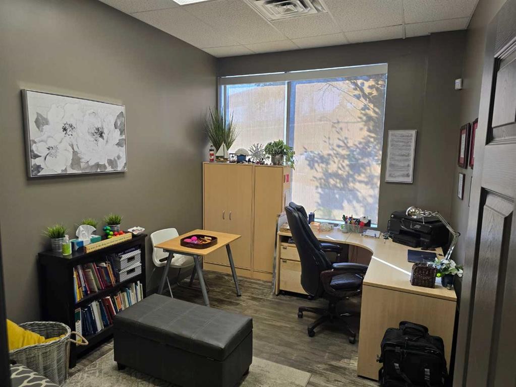 1-5108 52 Street, Red Deer, AB