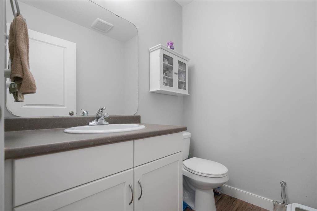 G-5220 41 Street, Camrose, AB - Indoor Photo Showing Bathroom
