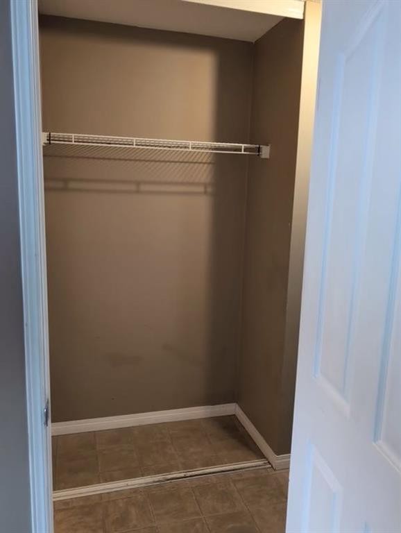 4803 52 Street, Lougheed, AB - Indoor With Storage