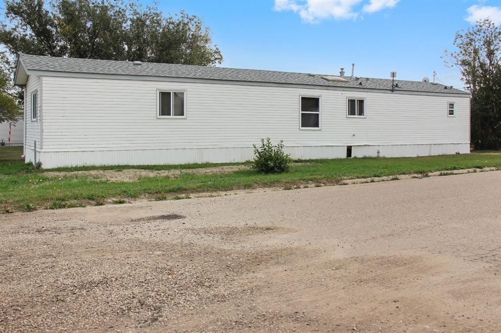 4803 52 Street, Lougheed, AB - Outdoor