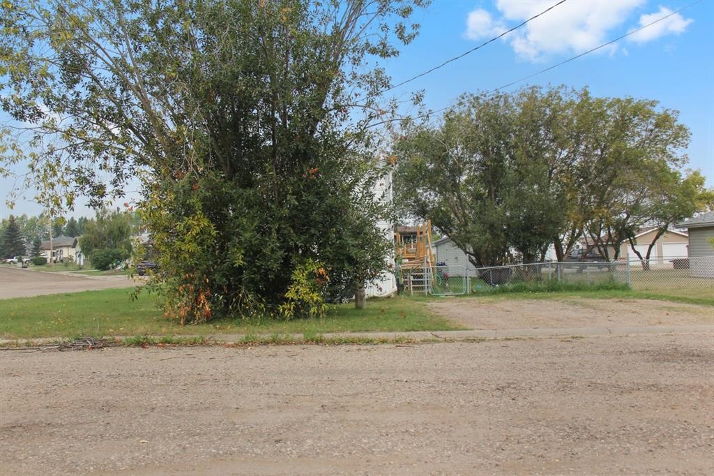 4803 52 Street, Lougheed, AB - Outdoor