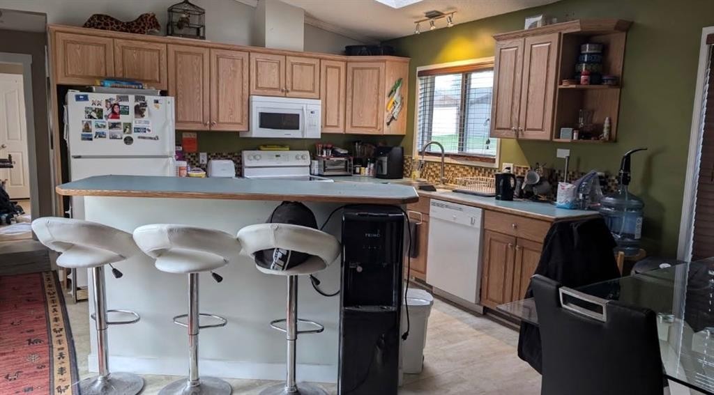 4803 52 Street, Lougheed, AB - Indoor Photo Showing Kitchen