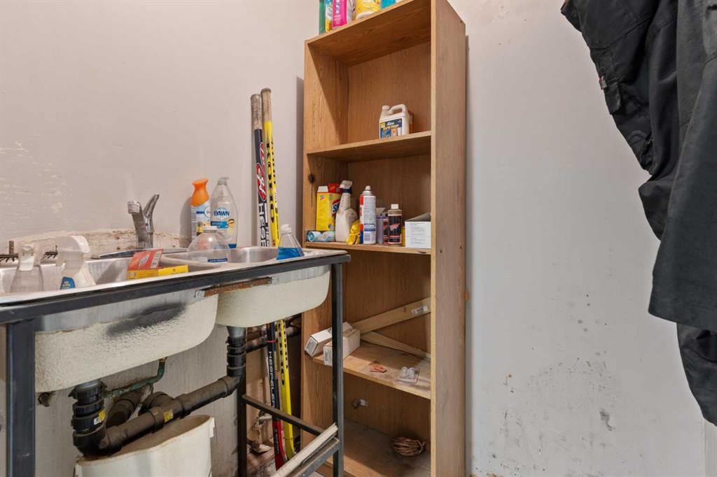 5002 50 Street, Strome, AB