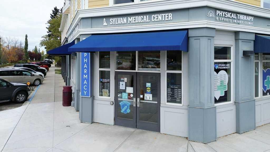 5007 46 Street, Sylvan Lake, AB