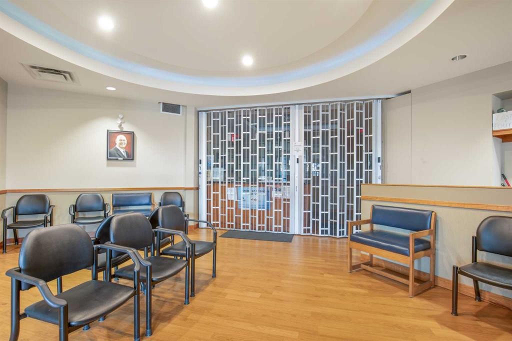 5007 46 Street, Sylvan Lake, AB