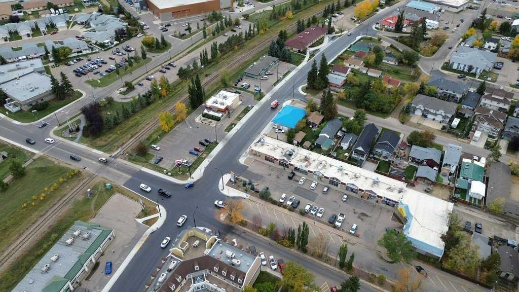 5007 46 Street, Sylvan Lake, AB