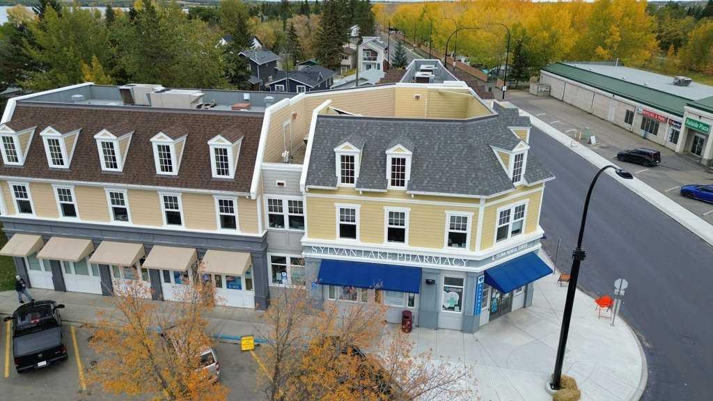 5007 46 Street, Sylvan Lake, AB