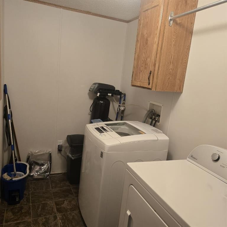 4824 52 Street, Lougheed, AB - Indoor Photo Showing Laundry Room