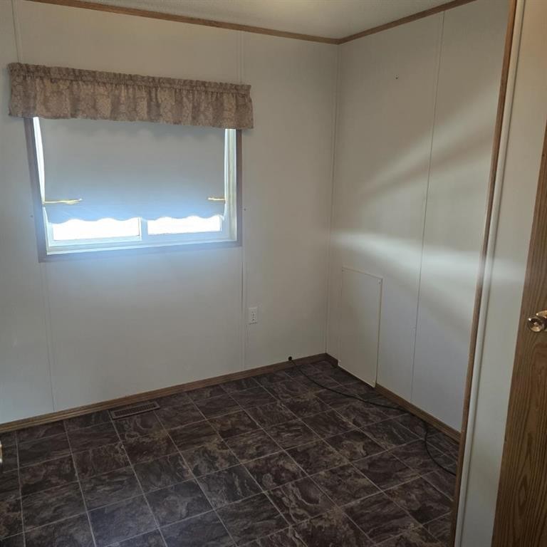 4824 52 Street, Lougheed, AB - Indoor Photo Showing Other Room