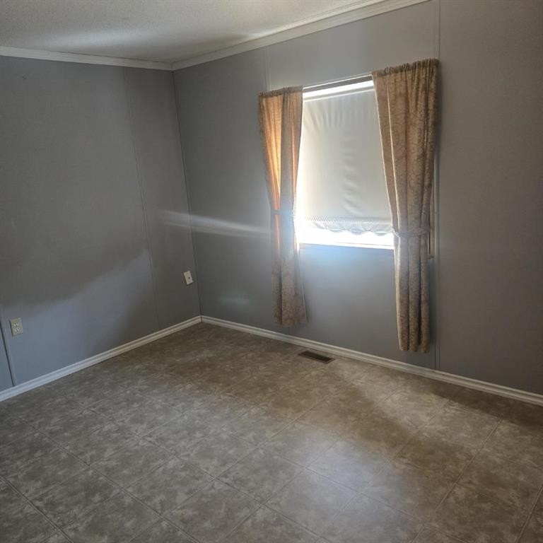 4824 52 Street, Lougheed, AB - Indoor Photo Showing Other Room