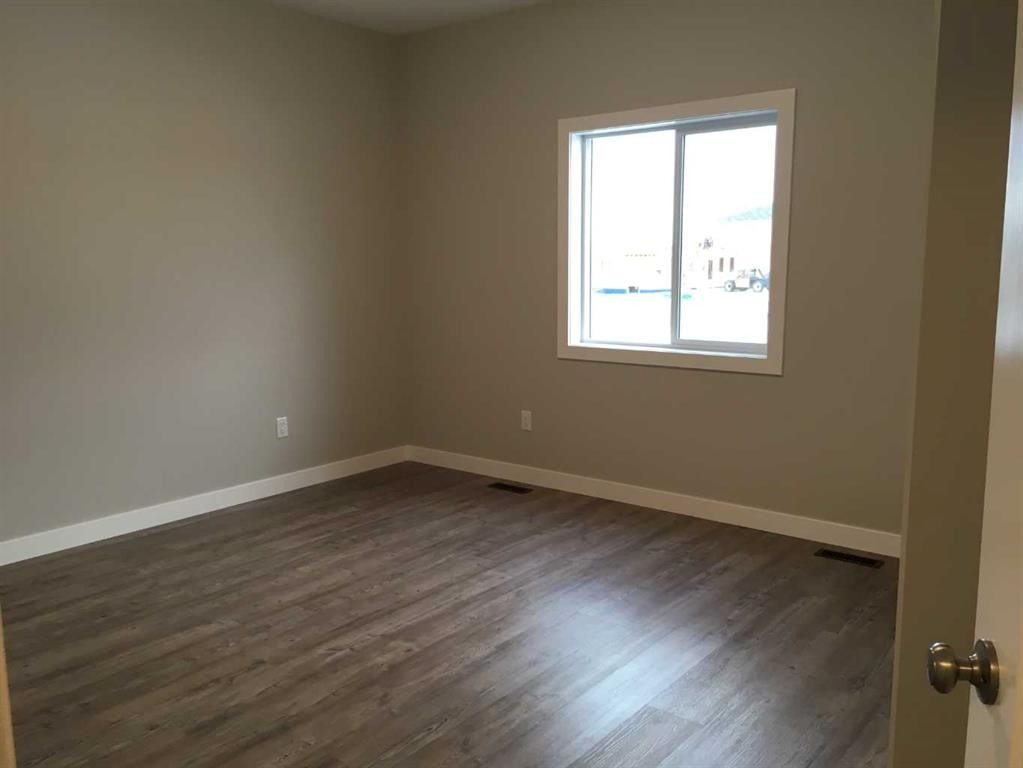 61 Maclean Close, Blackfalds, AB - Indoor Photo Showing Other Room
