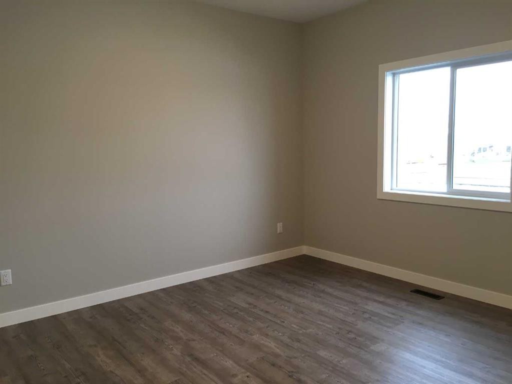 61 Maclean Close, Blackfalds, AB - Indoor Photo Showing Other Room
